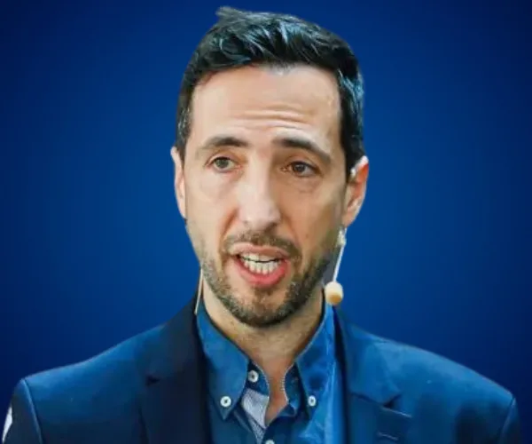 David Blay Tapia — Conferencista de Servicio al Cliente